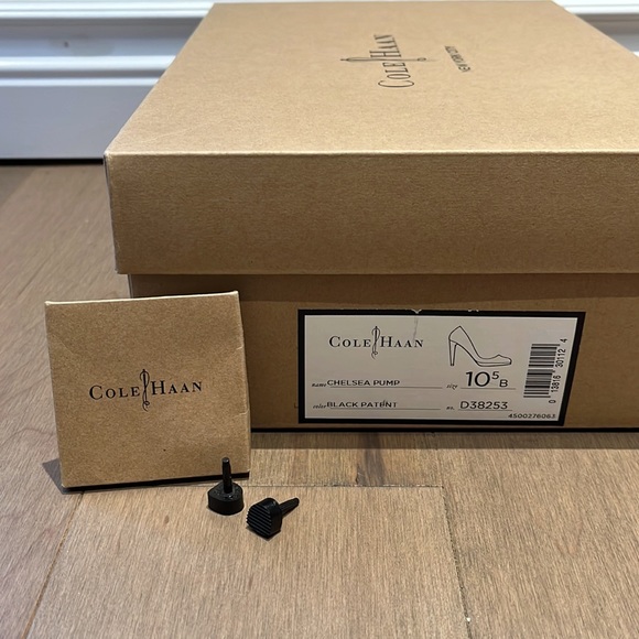 Cole Haan black patent Chelsea pumps - Picture 7 of 8